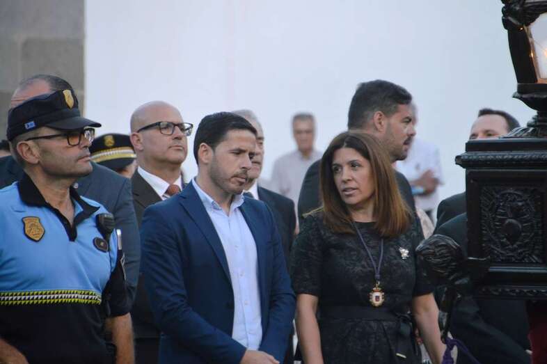 Imagen de archivo de Carmen Hernández y Héctro Suárez, en una procesión de San Juan (Foto TA)